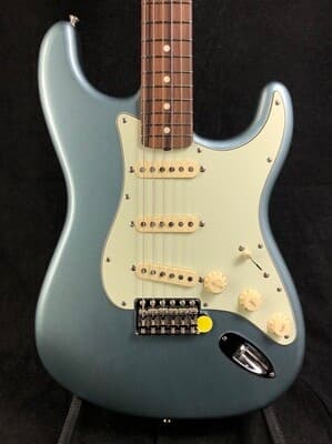 NEW Fender Vintera '60s Stratocaster