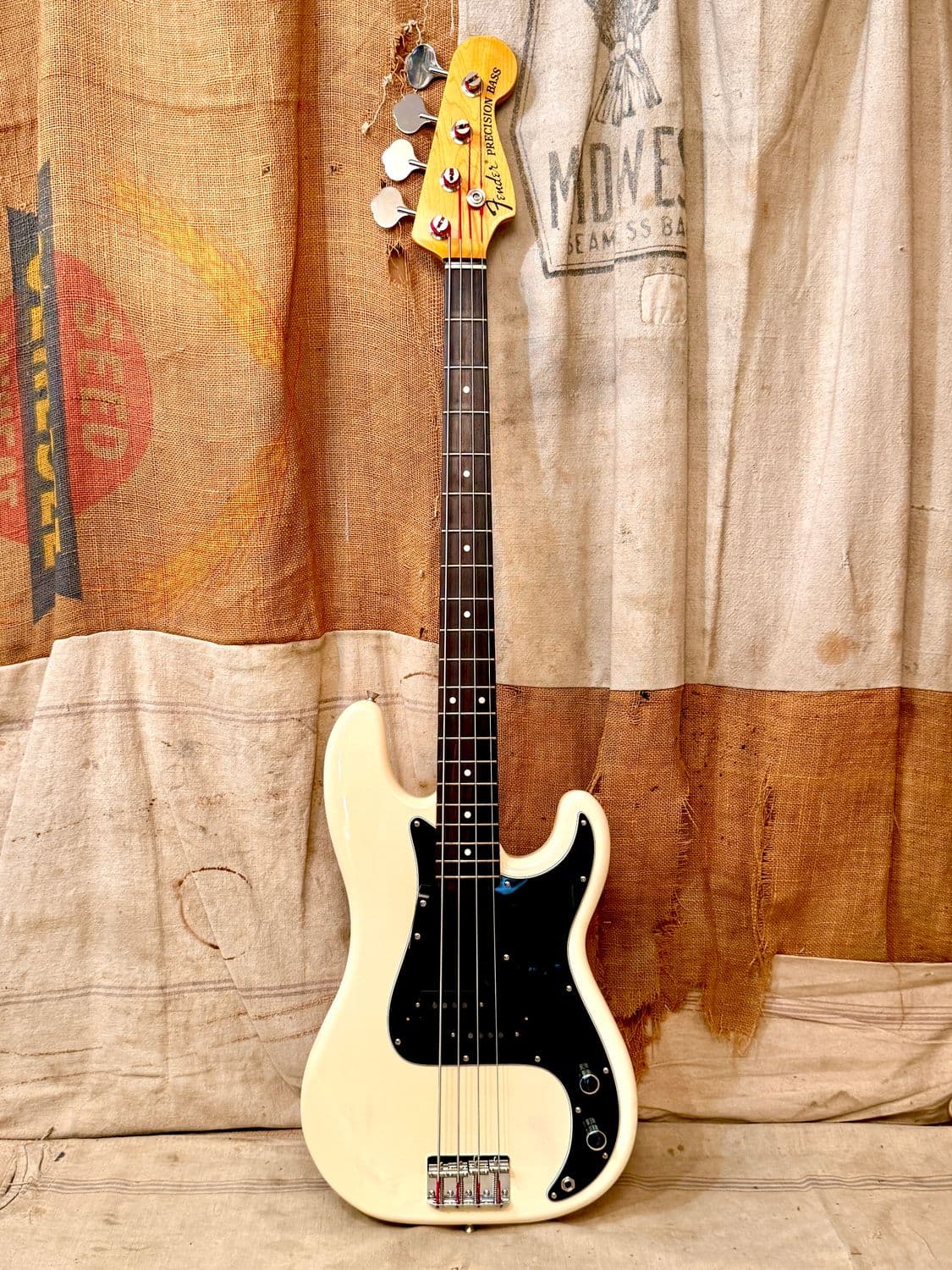 1999 Fender CIJ/MIJ '70s Reissue Precision Bass Vintage White