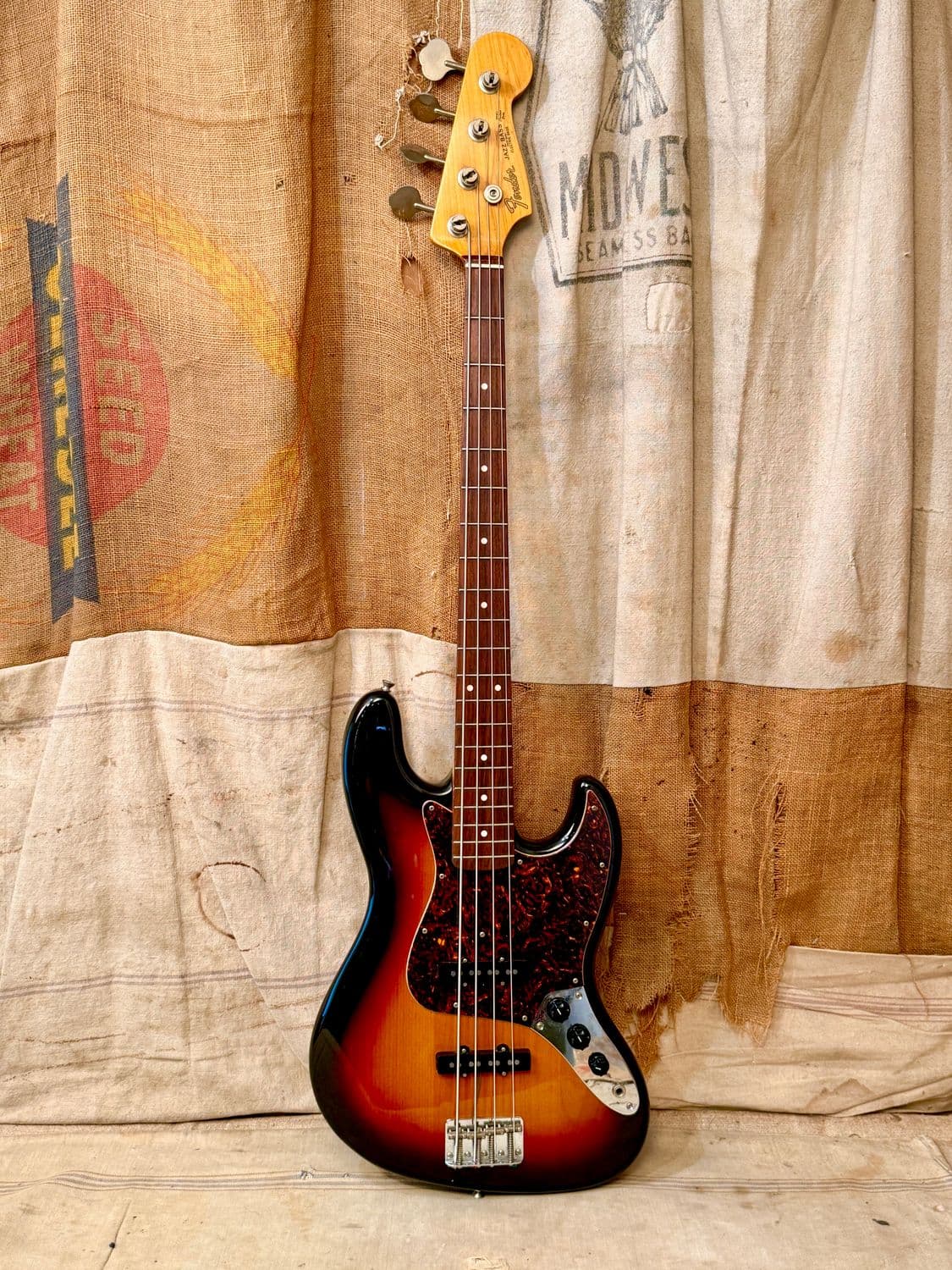2004 Fender CIJ/MIJ '62 Reissue Jazz Bass Sunburst