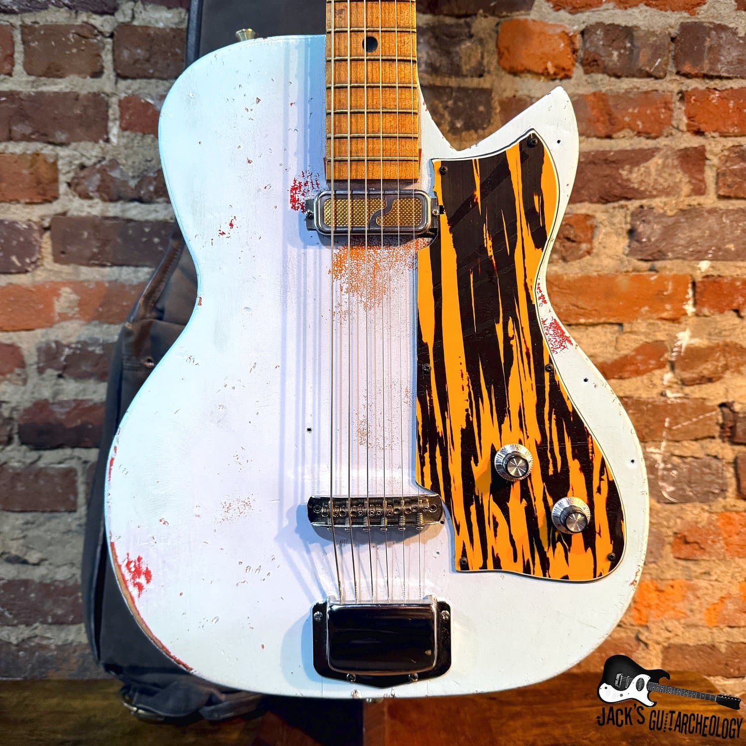 Kay / Lazarus Guitars Sizzler Electric Guitar w/ GB (1960s - Aquaburst over Cheryburst)
								$1,165.50 $1,395.00