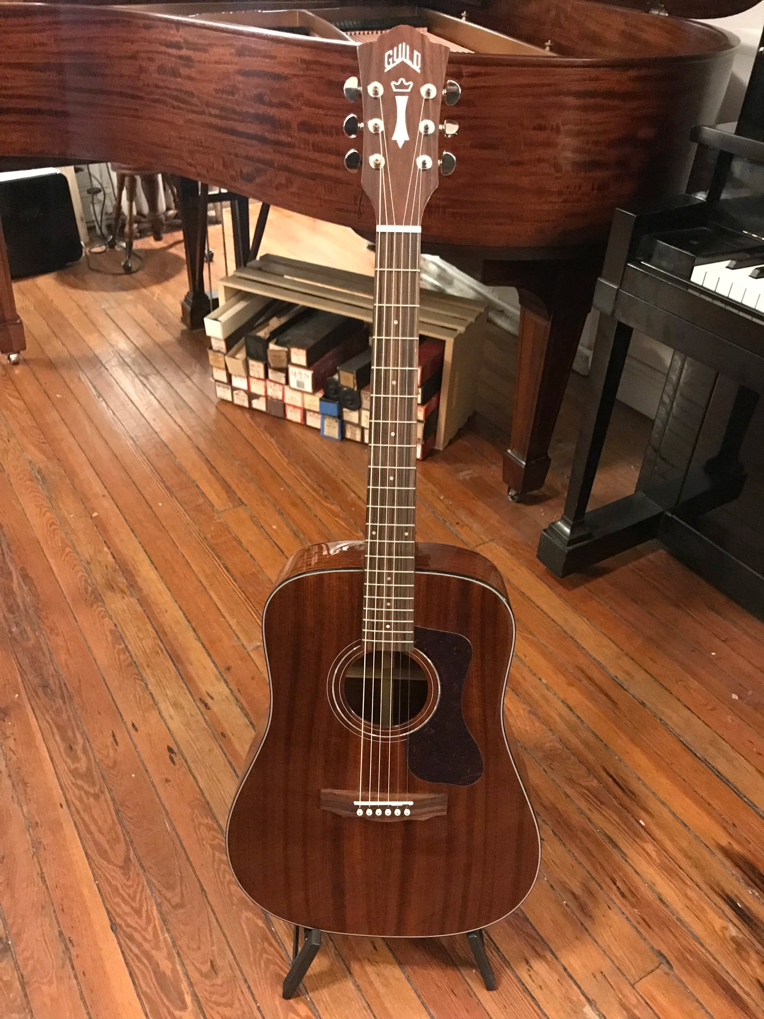 Guild D-120