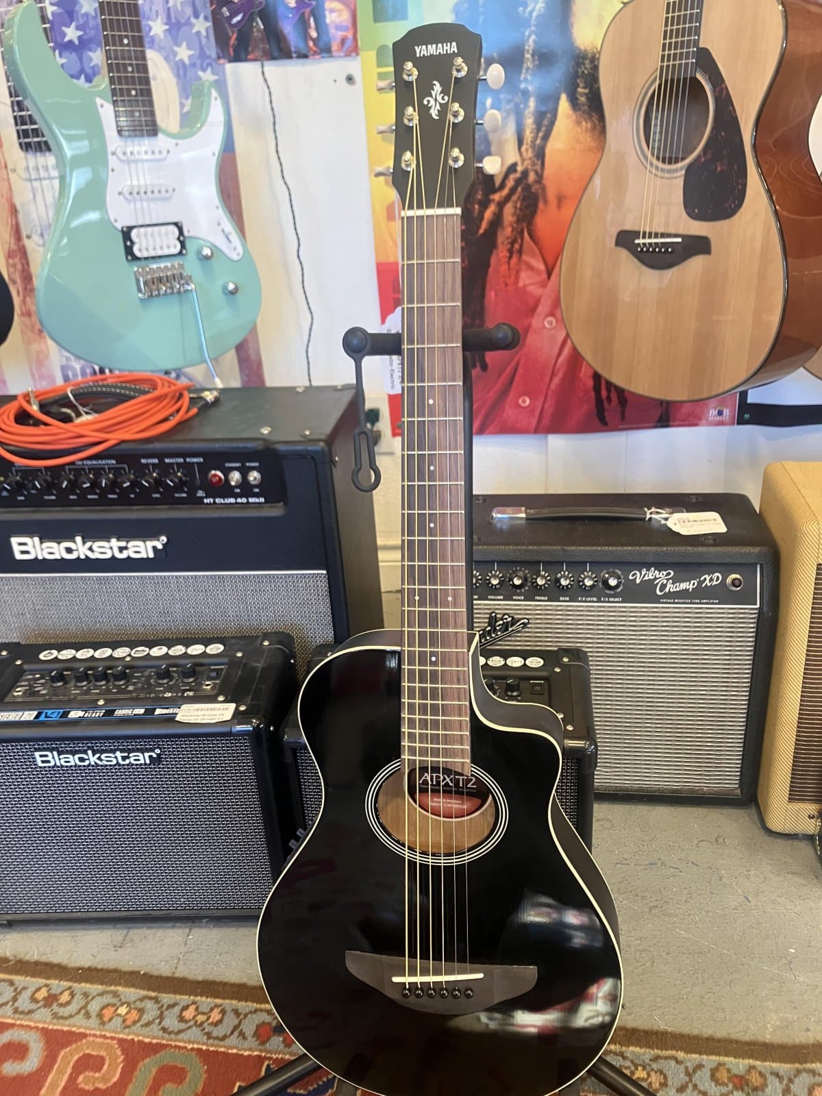 Yamaha APXT2 3/4-Size Acoustic-Electric Guitar - Black