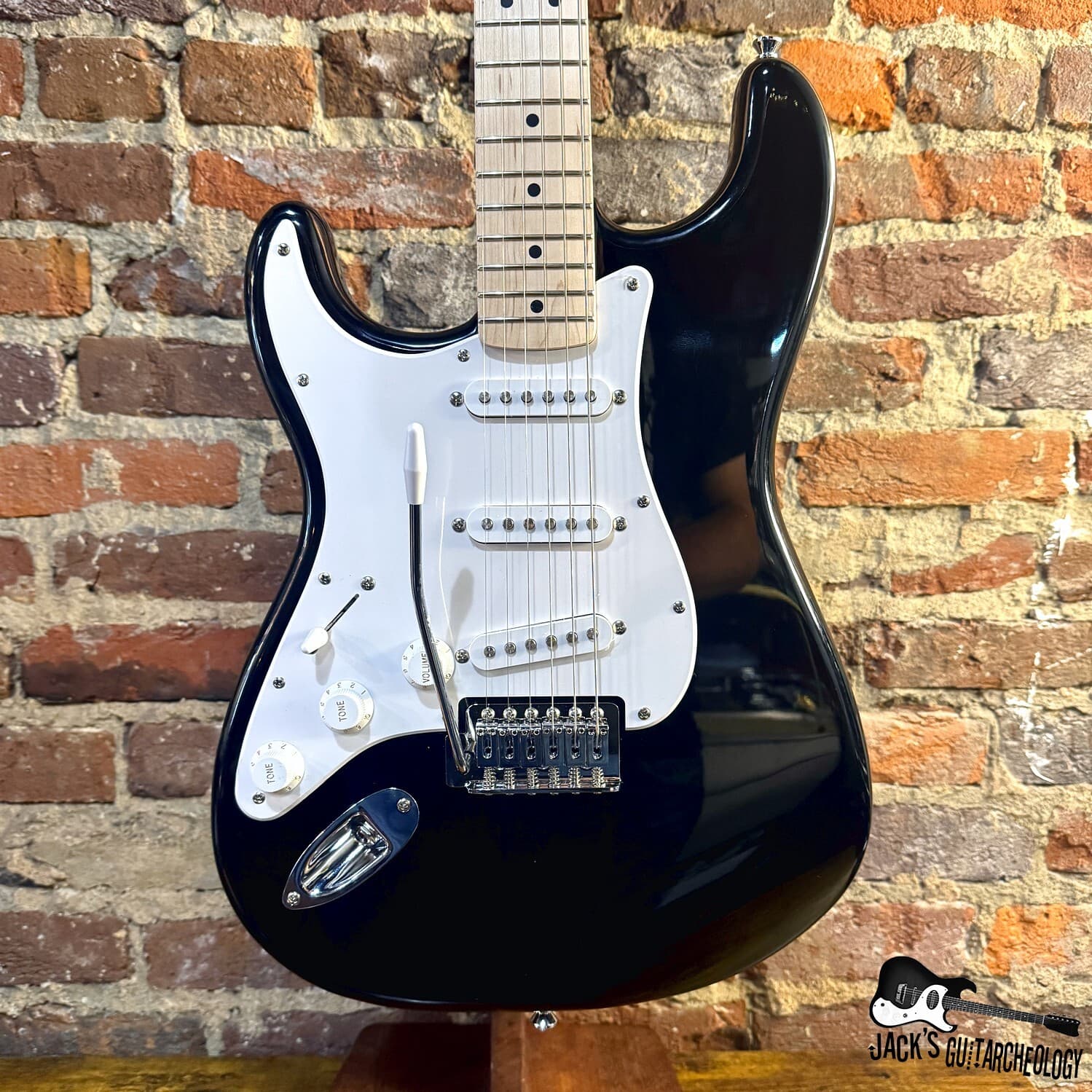 Squier Sonic Stratocaster *LEFTY* (2025 - Black)
$220.00