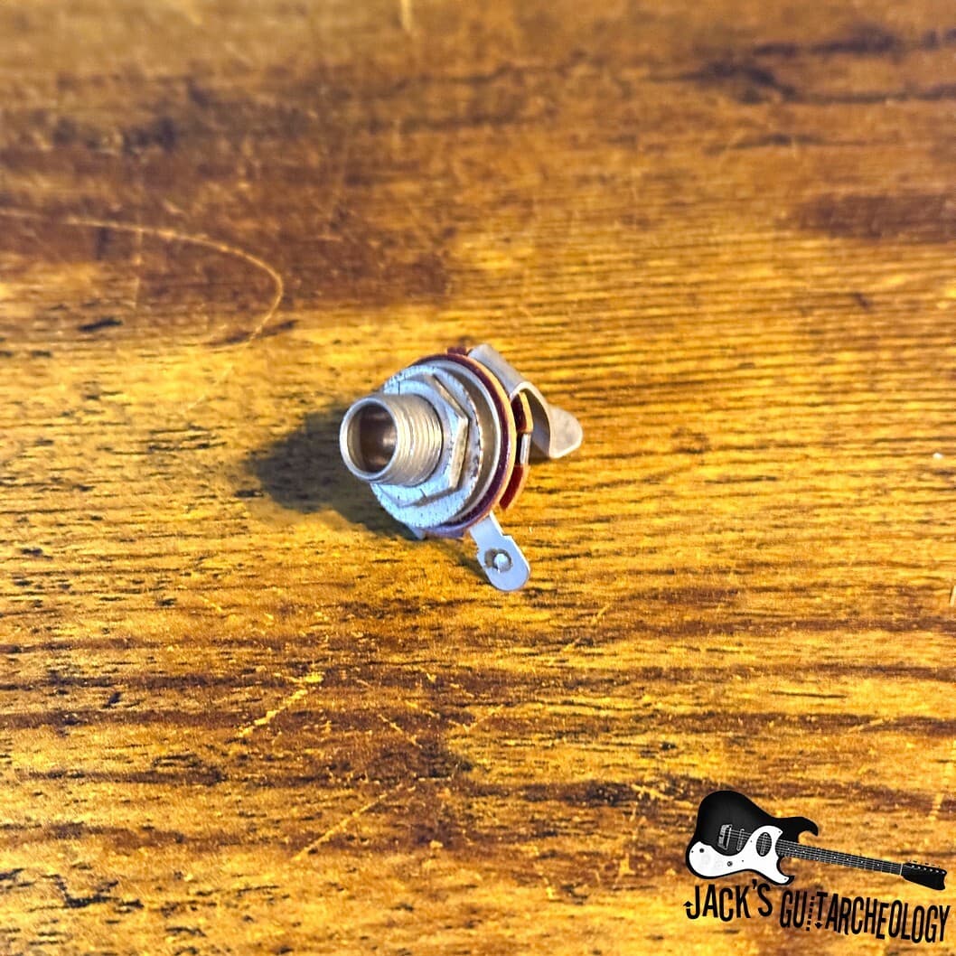 Teisco Guitar Output Jack (1960s - Silver)
$13.50 $18.00