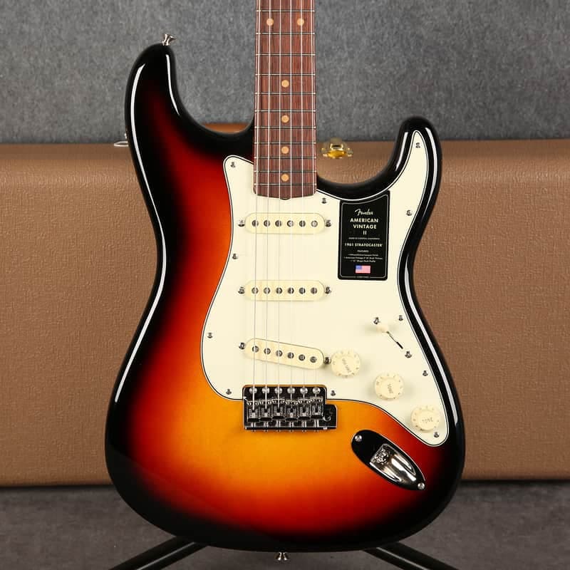 Fender American Vintage II 1961 Stratocaster RW 3-Colour Sunburst - 2nd Hand