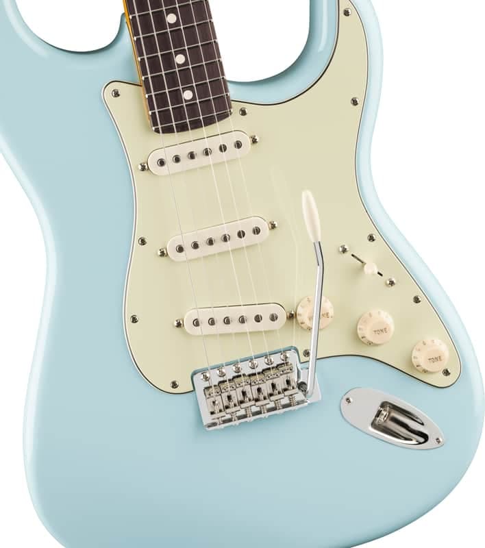 Fender Limited Edition American Professional Classic Stratocaster® featuring the Fender® Silent System™ - Daphne Blue(Pre-Order)