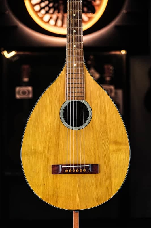 1945 Levin Model 122 6-string Lute natural