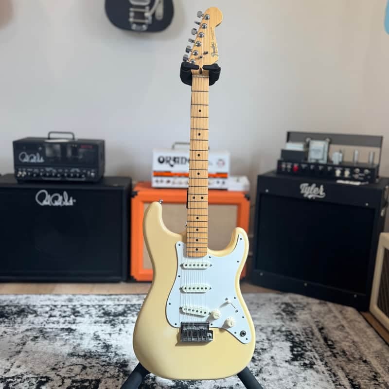 Fender Dan Smith Stratocaster with Maple Fretboard 1980 - 1983 - Blonde