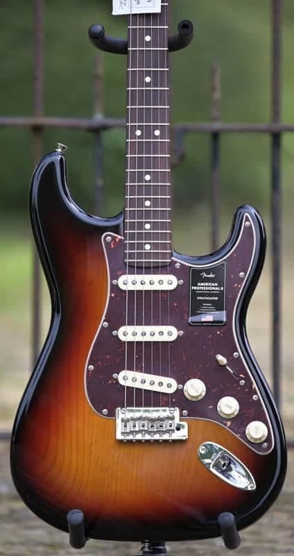 Fender American Professional II Stratocaster - 3-Color Sunburst(Pre-Order)