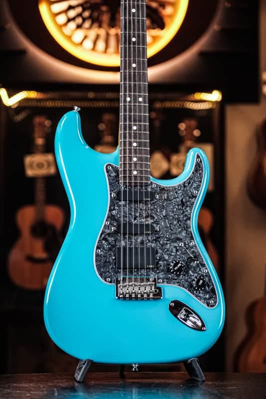 2022 Fender American Professional II Stratocaster miami blue