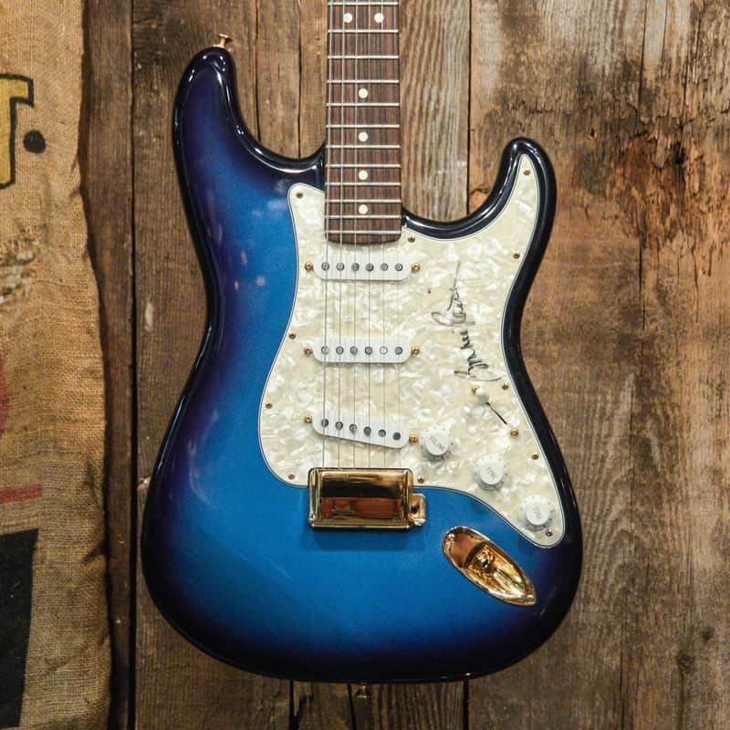 1996 Bonnie Raitt Custom Shop Stratocaster Blue Burst (84 of 200)