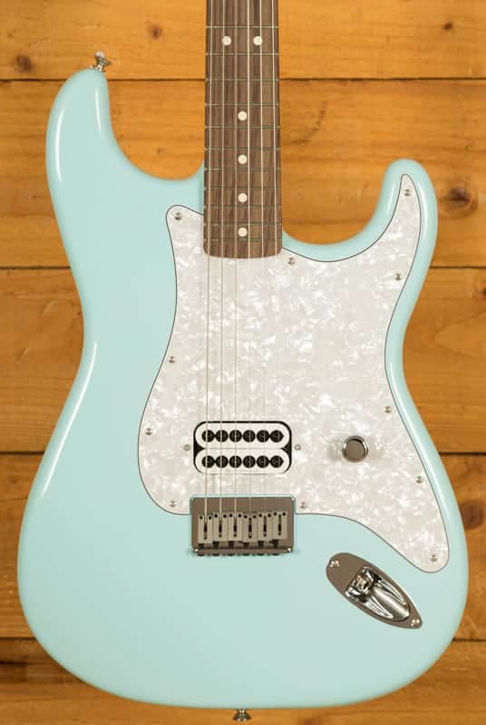 Fender Tom DeLonge Stratocaster - Rosewood - Daphne Blue *B-Stock*