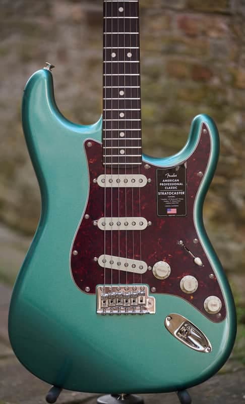 Fender American Professional Classic Stratocaster® - Faded Sherwood Green Metallic
