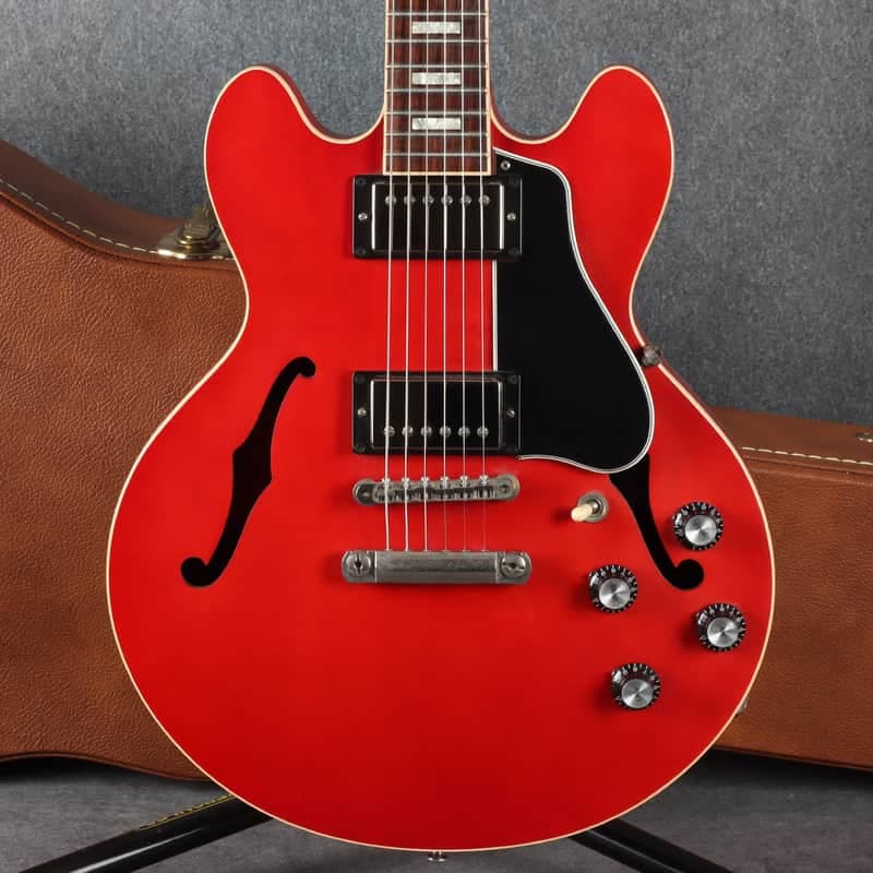 Gibson Memphis ES-339 - 2016 - Satin Cherry - 2nd Hand
