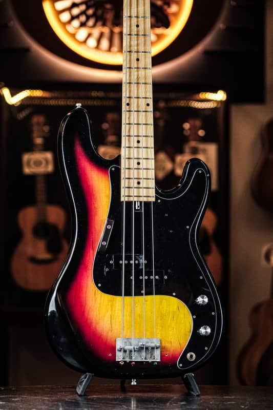 1980 Harmony Model H830S P-Bass sunburst