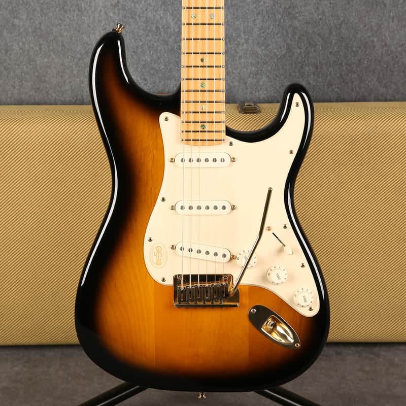 Fender 50th Anni American Deluxe Stratocaster 2004 - 2 Tone Sunburst - 2nd Hand
