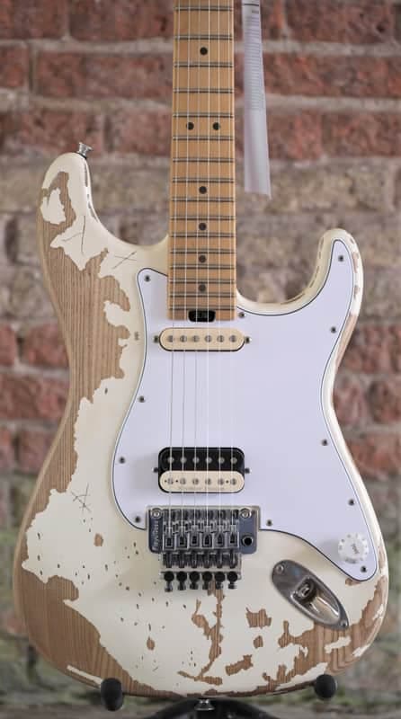 Charvel Henrik Danhage Limited Edition Signature Pro-Mod So-Cal Style 1 HS FR M - White Relic