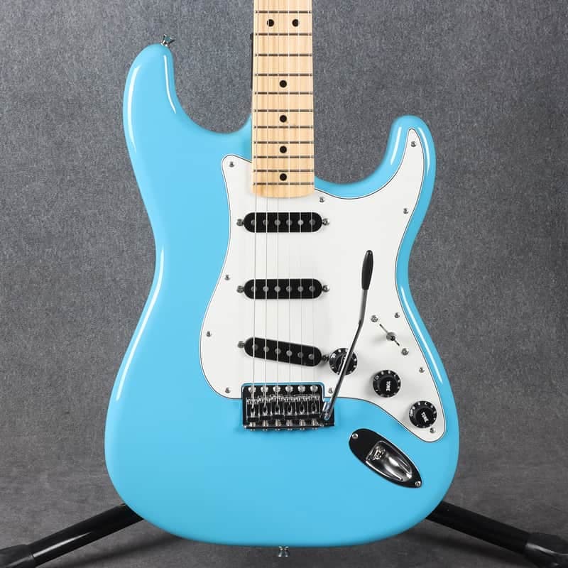 Fender Limited International Colour Stratocaster - MIJ - Maui Blue - 2nd Hand