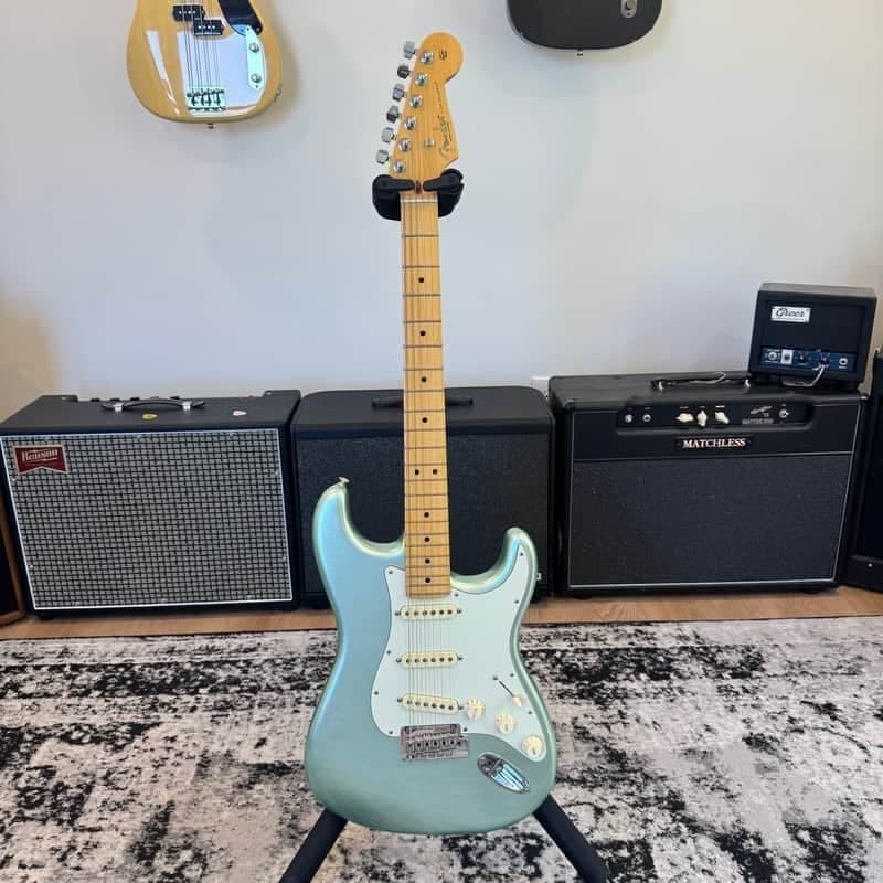 Fender American Professional II Stratocaster with Maple Fretboard 2020 - Present - Mystic Surf Green