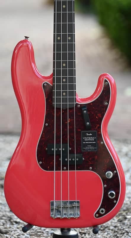 Fender Limited Edition Vintera II Road Worn '60s Precision Bass - Fiesta Red