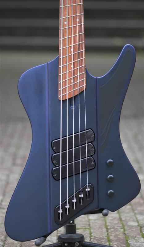 Dingwall D-Roc Standard 5string – Blue to Purple Colorshift - Pre Order