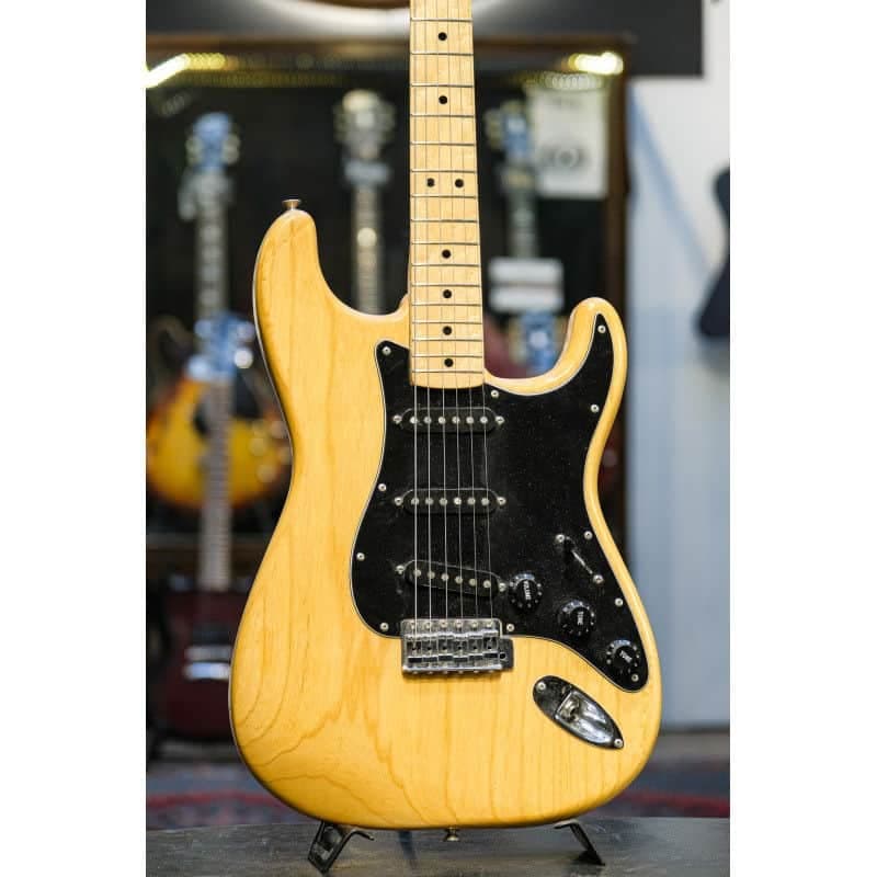 1976 Fender Stratocaster natural