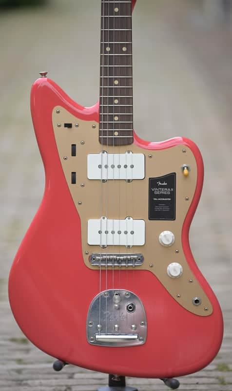 Fender Limited Edition Vintera II Road Worn 50s Jazzmaster- Fiesta Red(2)
