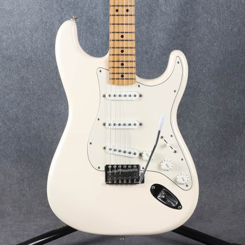 Fender Mexican Standard Stratocaster- Olympic White - 2nd Hand