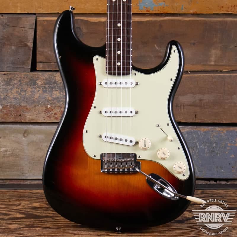 Fender American Standard Stratocaster with Maple Fretboard 2008 - 2016 - 3-Color Sunburst