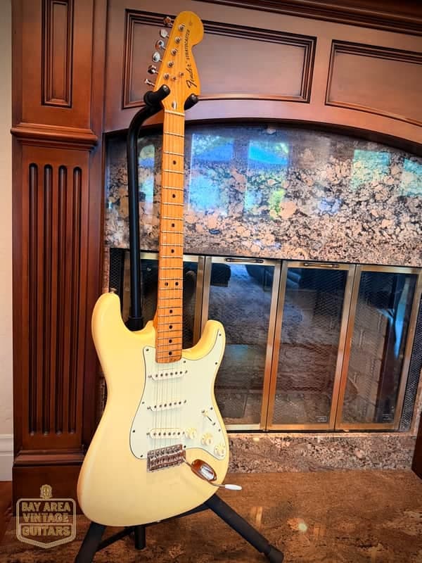 1972-73 Fender Stratocaster - Olympic White w/HSC