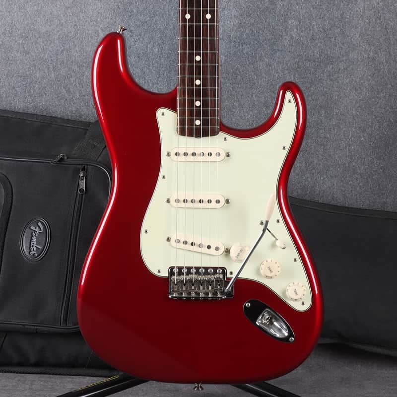 Fender Classic Series 60s Stratocaster - Candy Apple Red - 2nd Hand