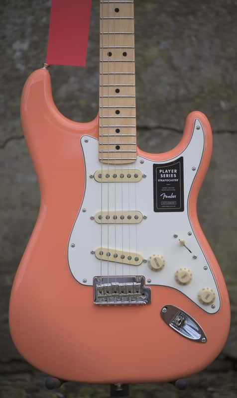 Fender Limited Edition Player Stratocaster, Maple Fingerboard - Pacific Peach