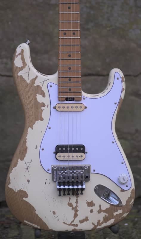 Charvel Henrik Danhage Limited Edition Signature Pro-Mod So-Cal Style 1 HS FR M - White Relic(2)