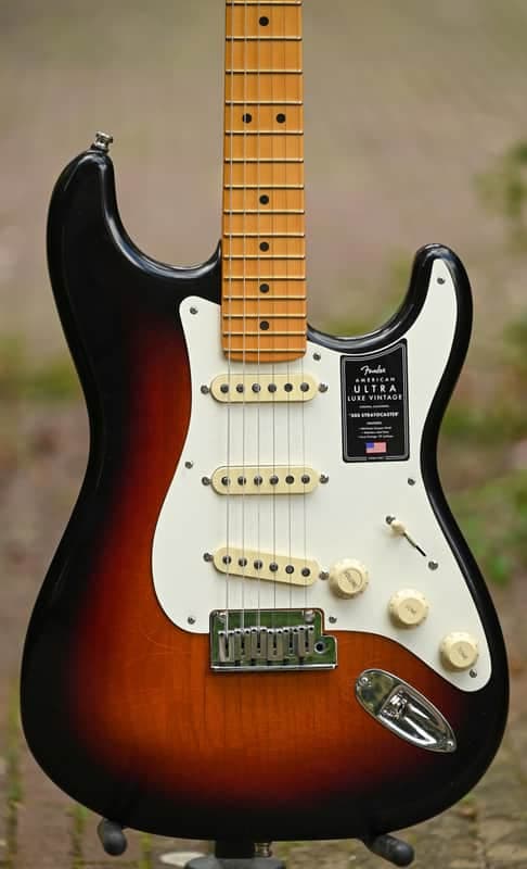 Fender American Ultra Luxe Vintage '50s Stratocaster - 3-Color Sunburst