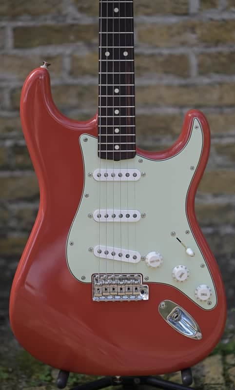Fender Limited Edition Vintera® II '60s Stratocaster® - Fiesta Red