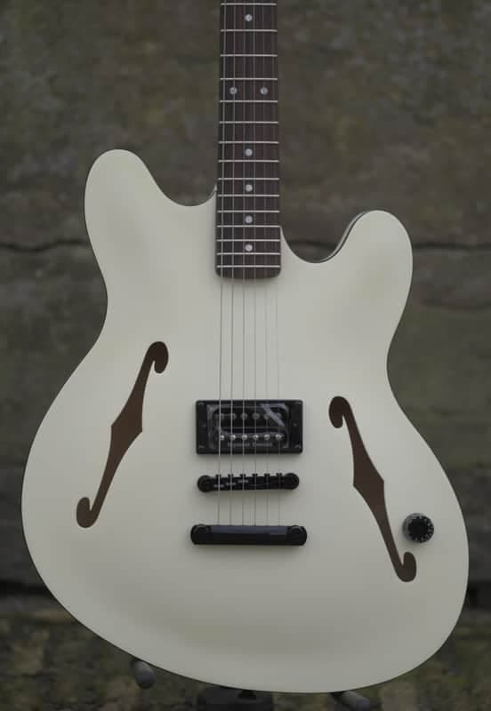 Fender Tom DeLonge Starcaster® - Satin Olympic White(Pre-Order)