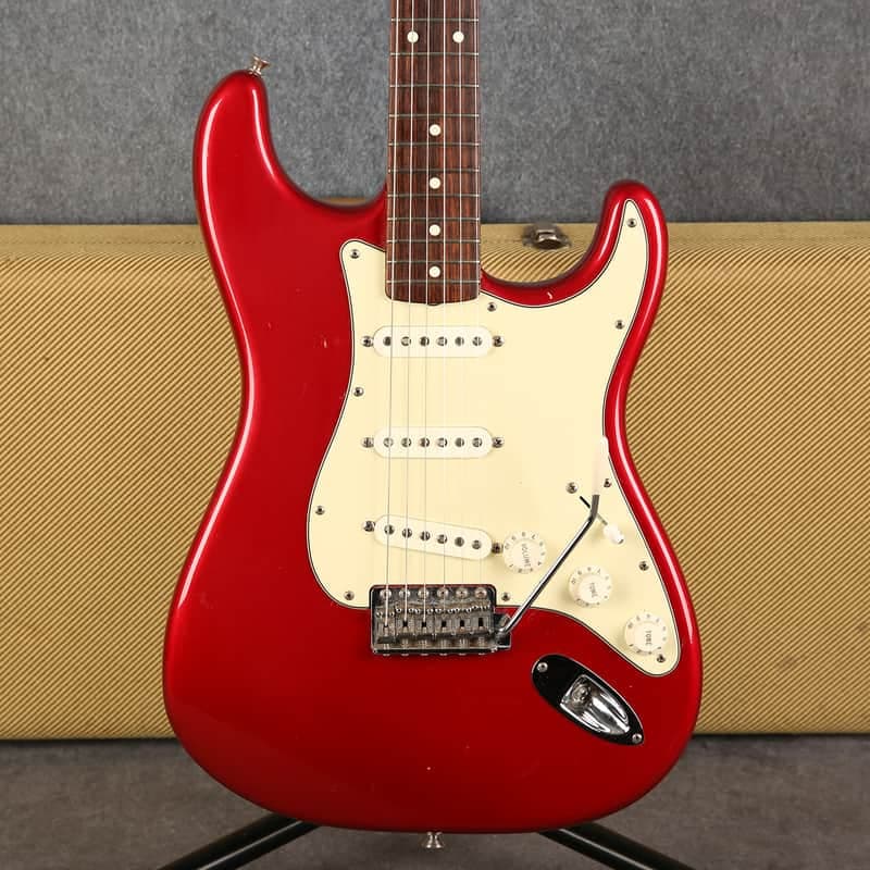 Fender American Vintage 62 Stratocaster - Candy Apple Red - 2nd Hand