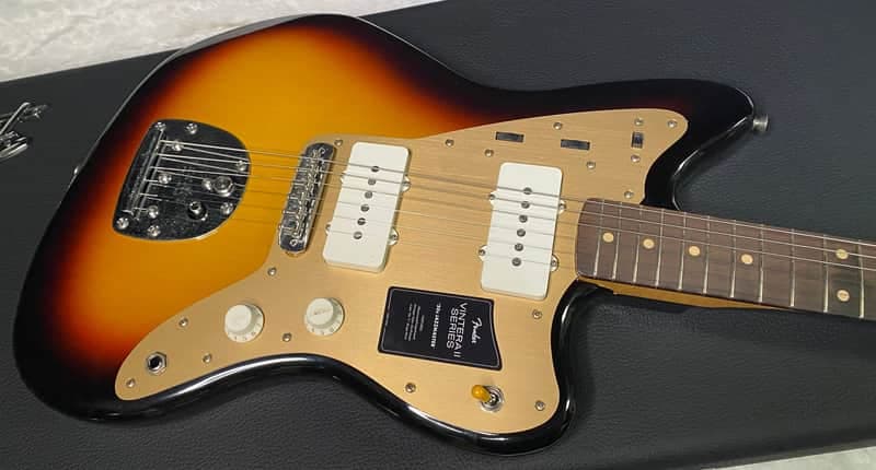 NEW! Fender Limited Edition Vintera II Road Worn '50s Jazzmaster - 3-Color Sunburst - Authorized Dealer - 7.5lbs - G06593