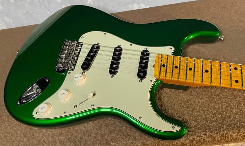 NEW ! Fender Custom Shop ' 62 Stratocaster Bizarre Guitar Exclusive Flamethrower - NOS - Super Limited Edition - Candy Green - AAAA Flamed Maple Neck - Authorized Dealer - 7.9 lbs - G06644