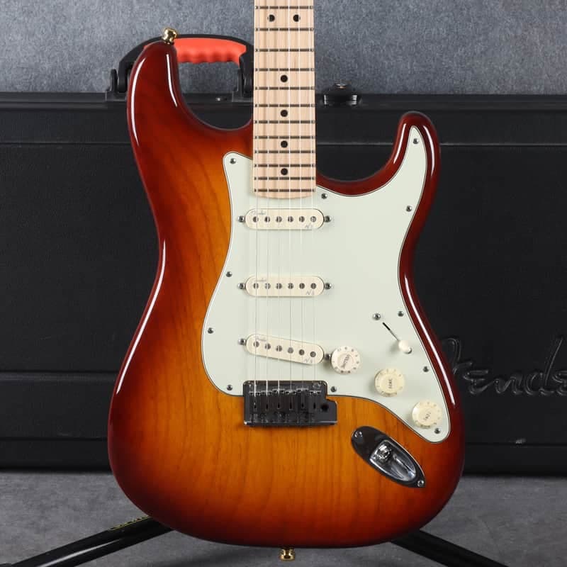 Fender American Deluxe Stratocaster Tobacco Burst - 2nd Hand