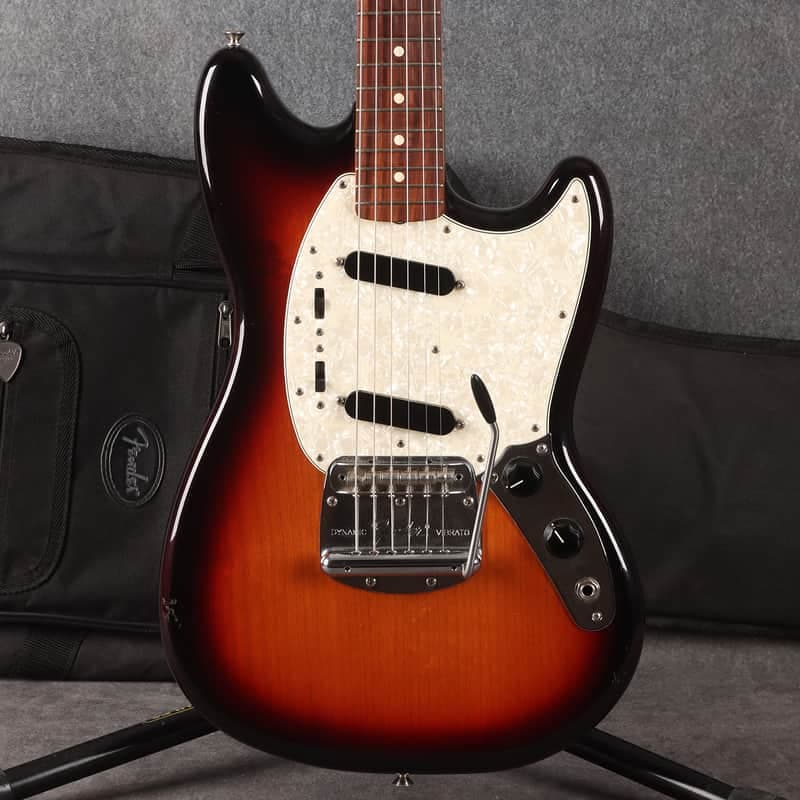 Fender Vintera Mustang - 3 Tone Sunburst - 2nd Hand