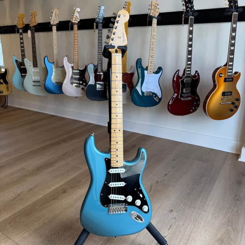 Fender Player Stratocaster Electric Guitar with Maple Fretboard - Tidewater