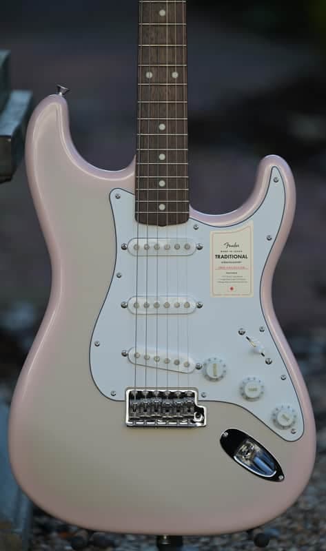 Fender Made In Japan Traditional II 60's Stratocaster, Rosewood Fingerboard - Stardust Pink