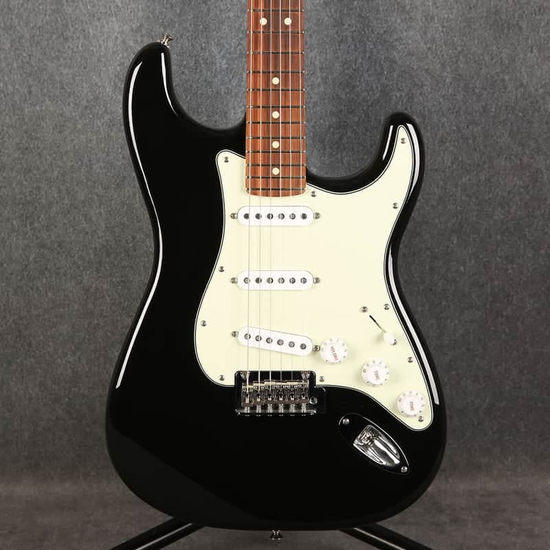 Fender Limited Edition Player Stratocaster - Roasted Neck - Black - 2nd Hand