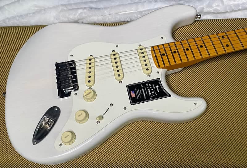 NEW ! Fender American Ultra Luxe Vintage '50s Stratocaster - White Blonde - Authorized Dealer - 7.9lbs - G07494