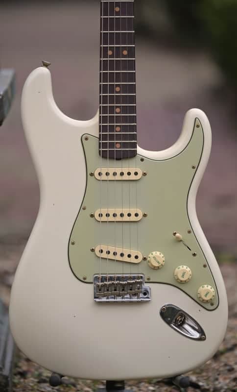 Fender Custom Shop 1964 Stratocaster Journeyman Relic - Aged Olympic White