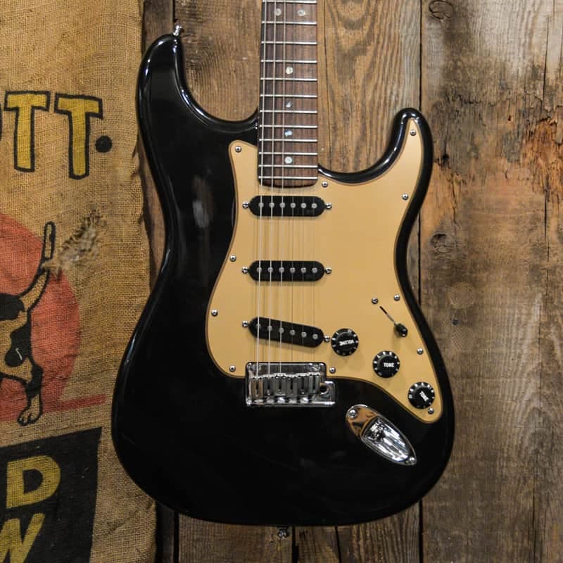 Fender American Deluxe Stratocaster with Rosewood Fretboard 2003 - Montego Black