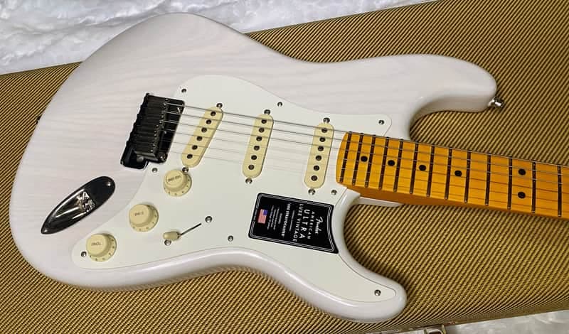 NEW ! Fender American Ultra Luxe Vintage '50s Stratocaster - White Blonde - Authorized Dealer - 7.9lbs - G07487