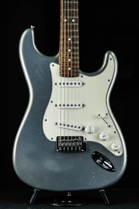 2020 Fender Player Stratocaster silver