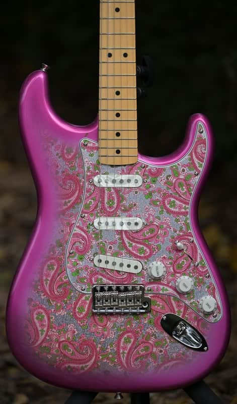 Fender Made in Japan Limited Edition Stratocaster - Pink Paisley